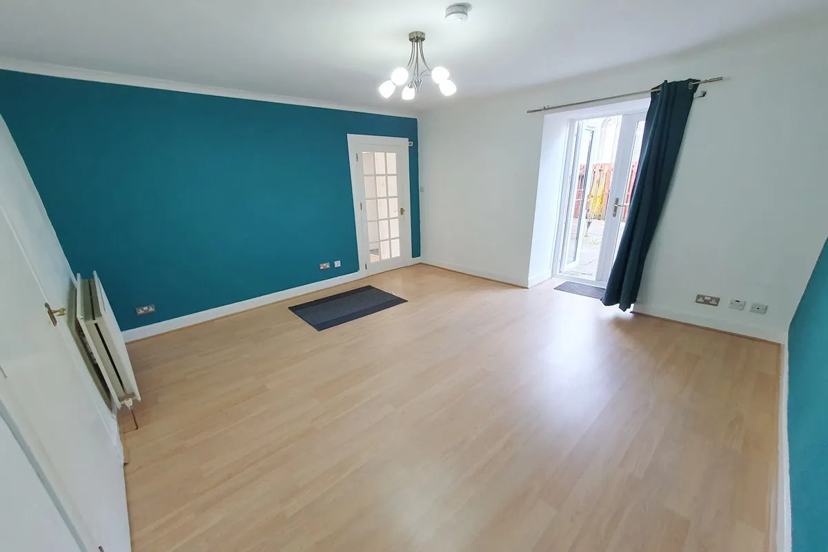 2 Bedroom   Flat