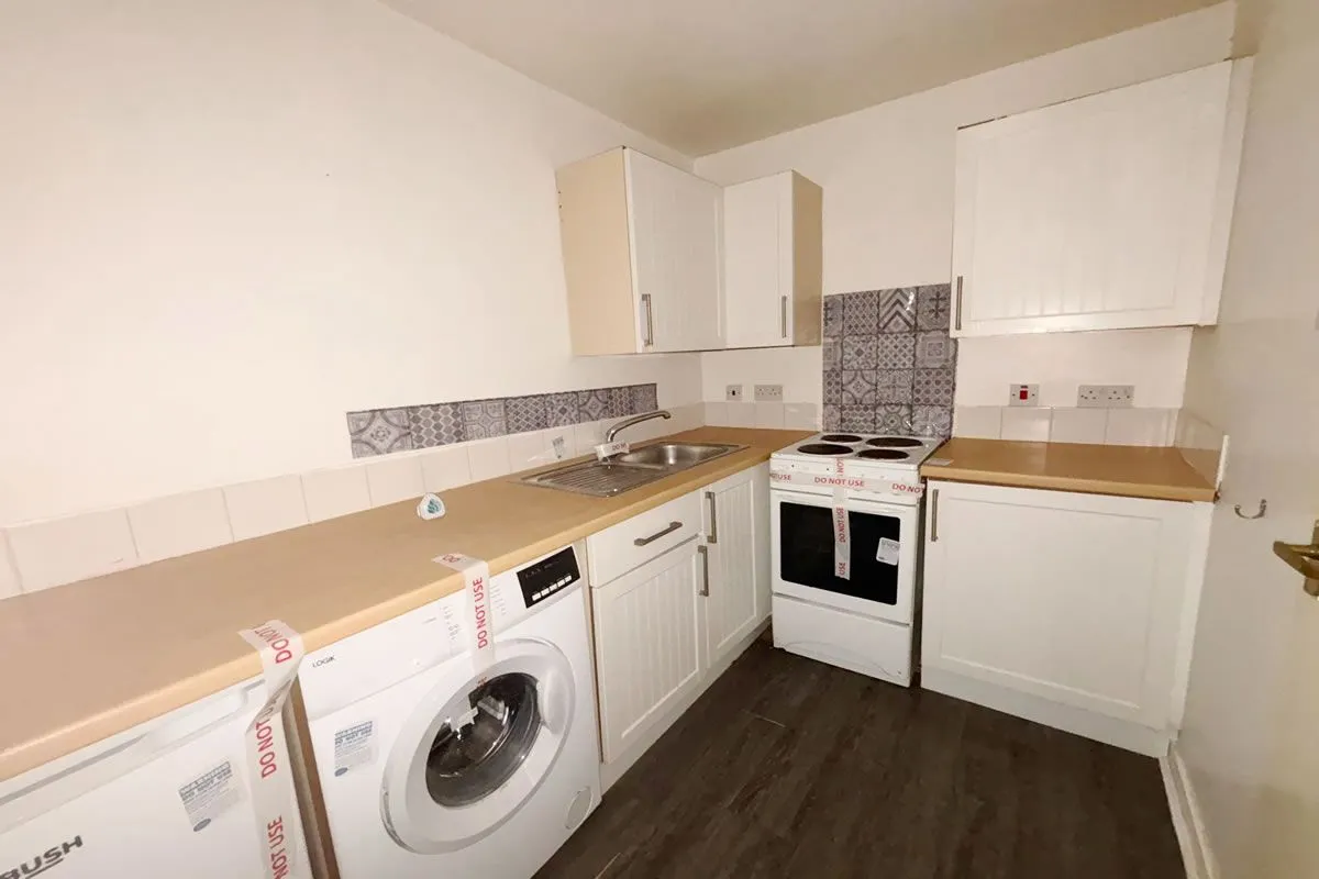 1 Bedroom   Flat