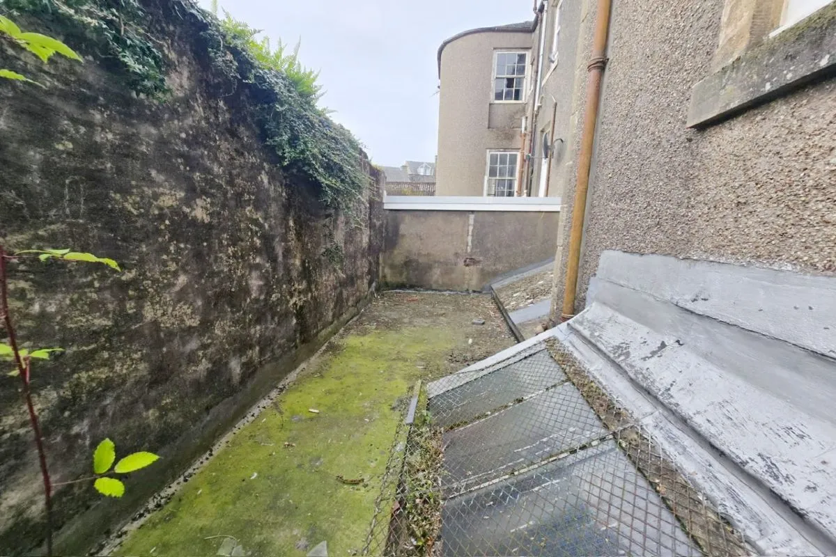 1 Bedroom   Flat