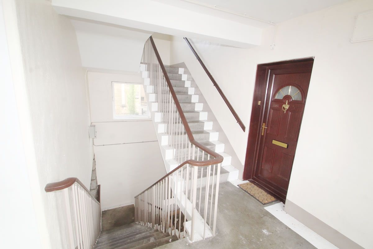 1 Bedroom   Flat