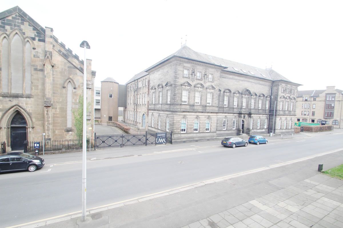 1 Bedroom   Flat