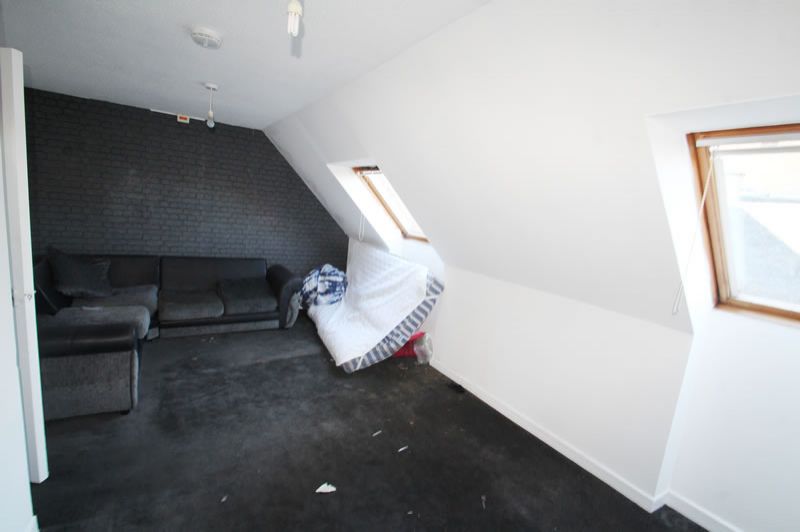 1 Bedroom   Flat