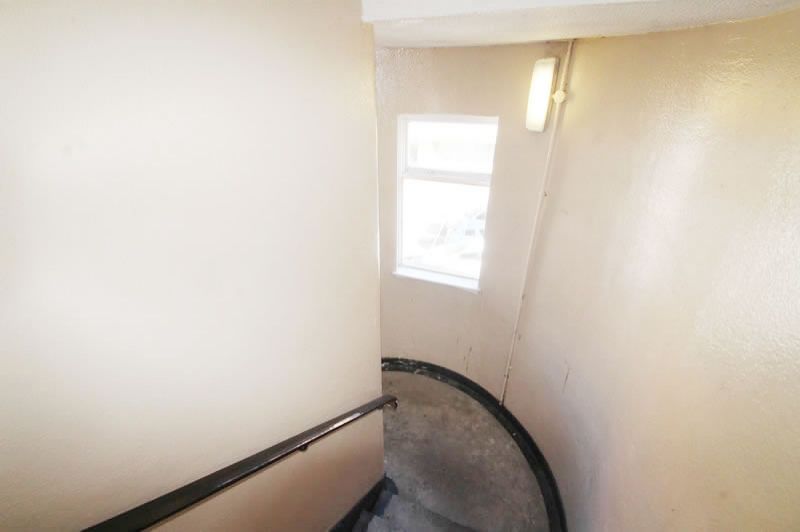 1 Bedroom   Flat