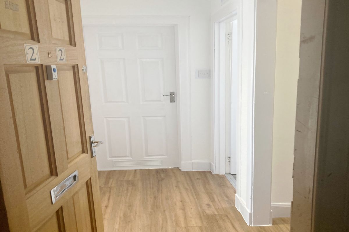 1 Bedroom   Flat