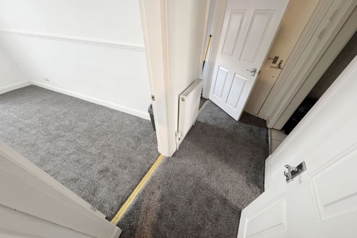 1 Bedroom   Flat