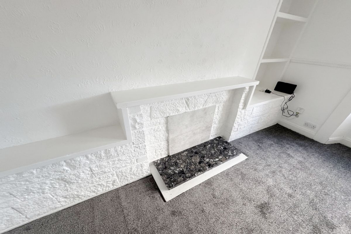 1 Bedroom   Flat