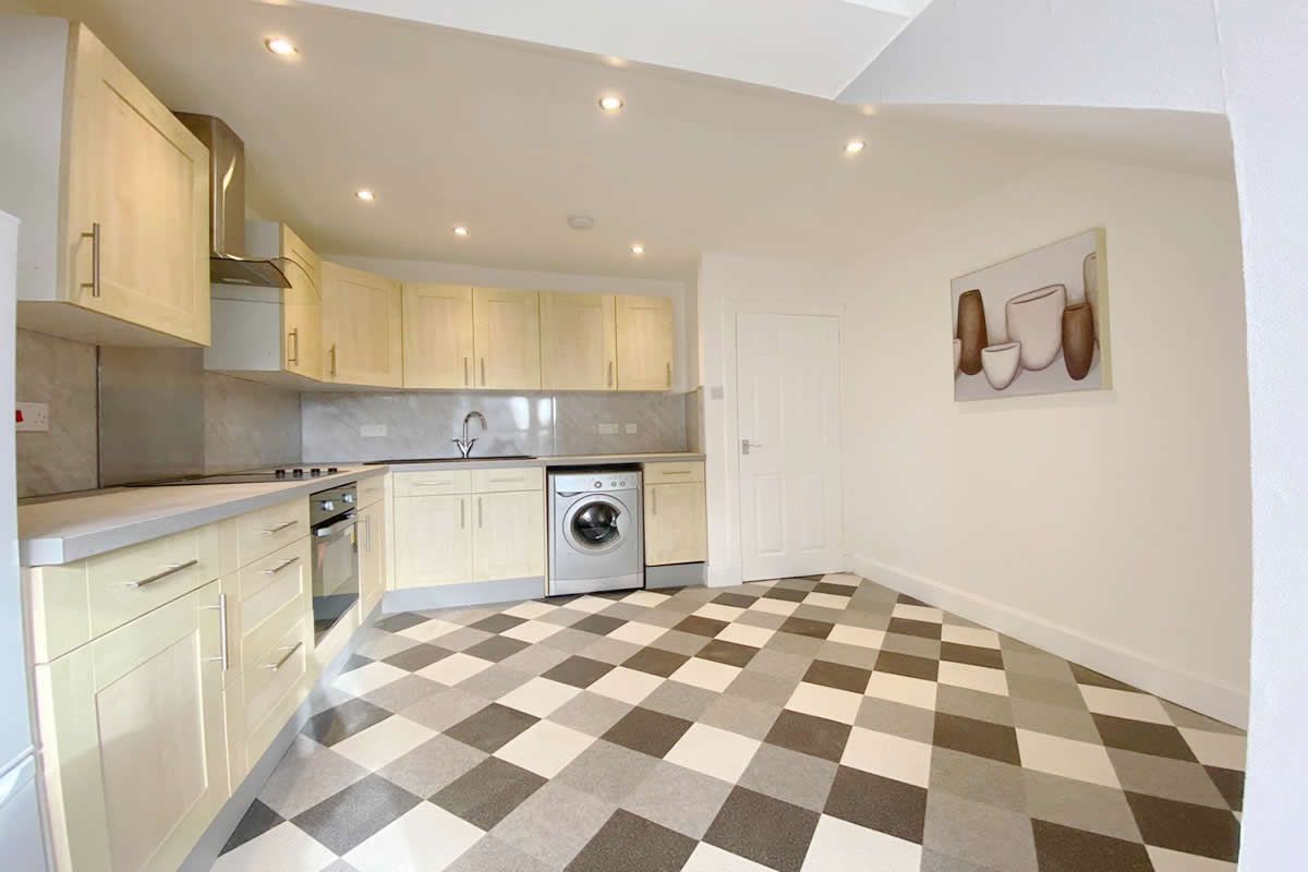 2 Bedroom   Flat