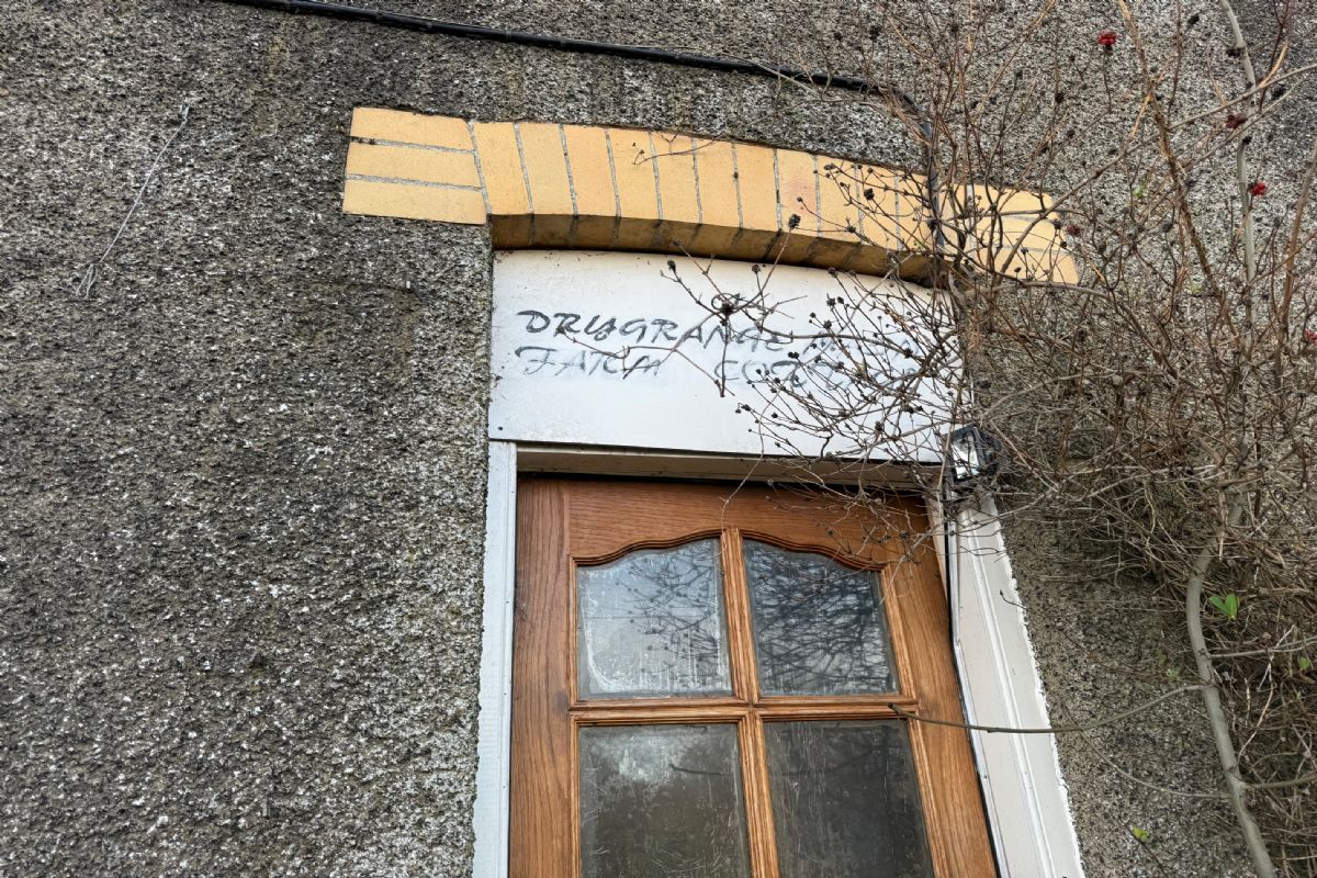 2 Bedroom   House