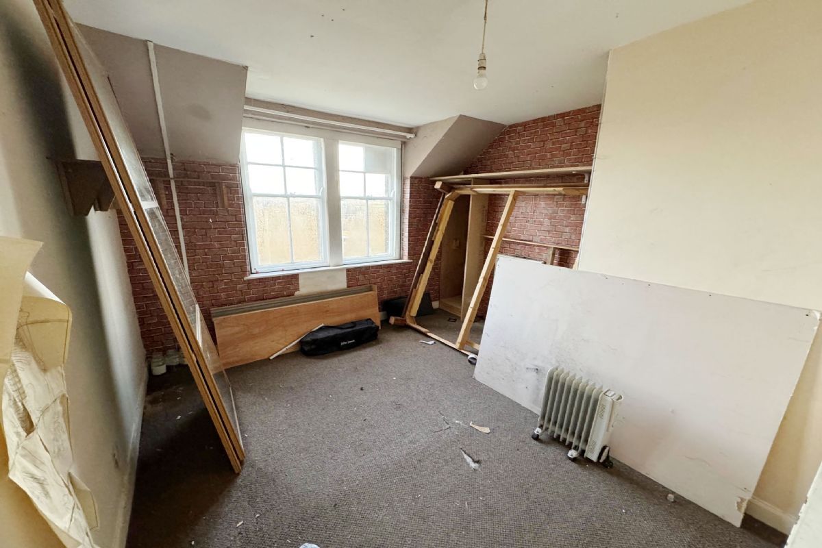 2 Bedroom   House