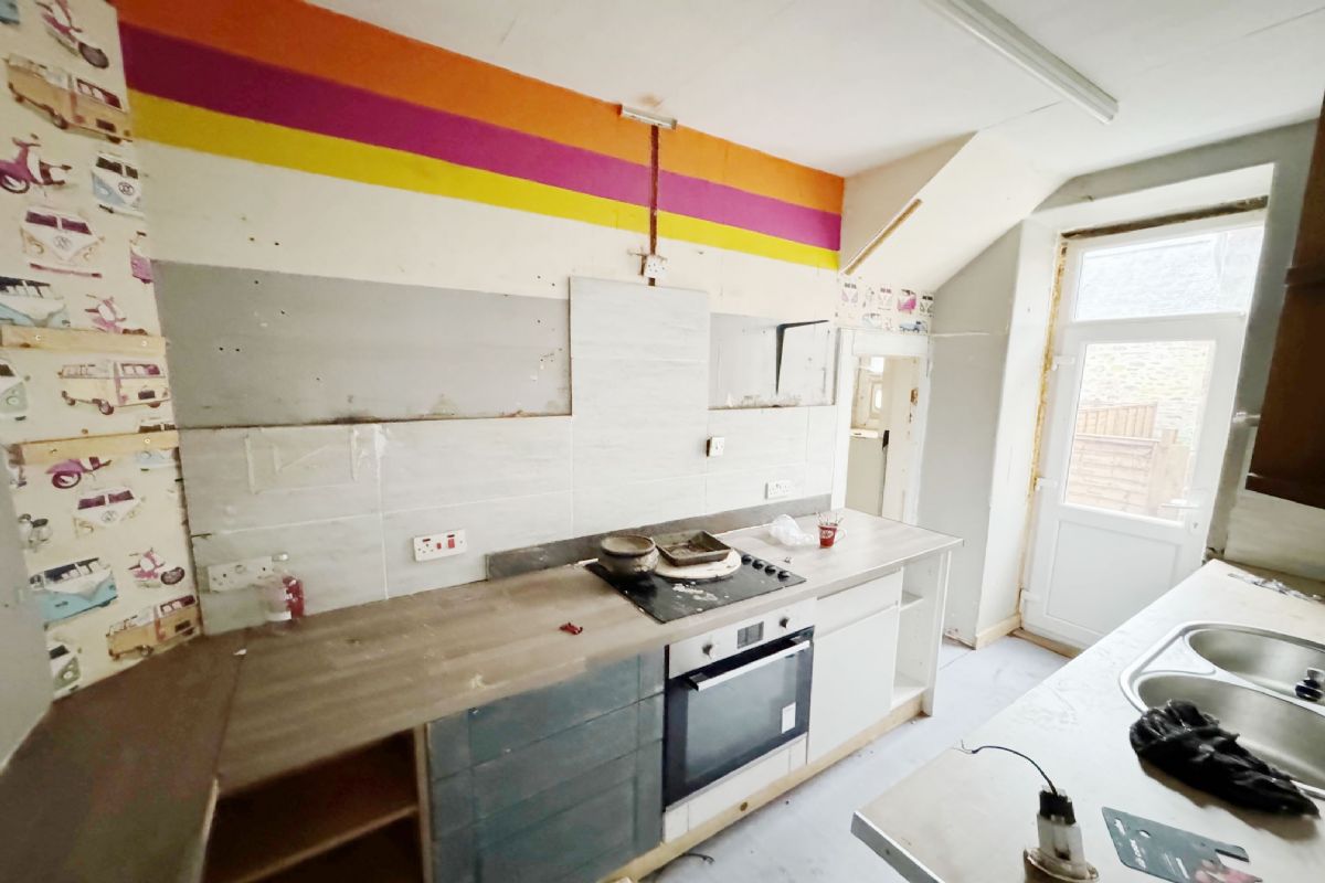 2 Bedroom   House