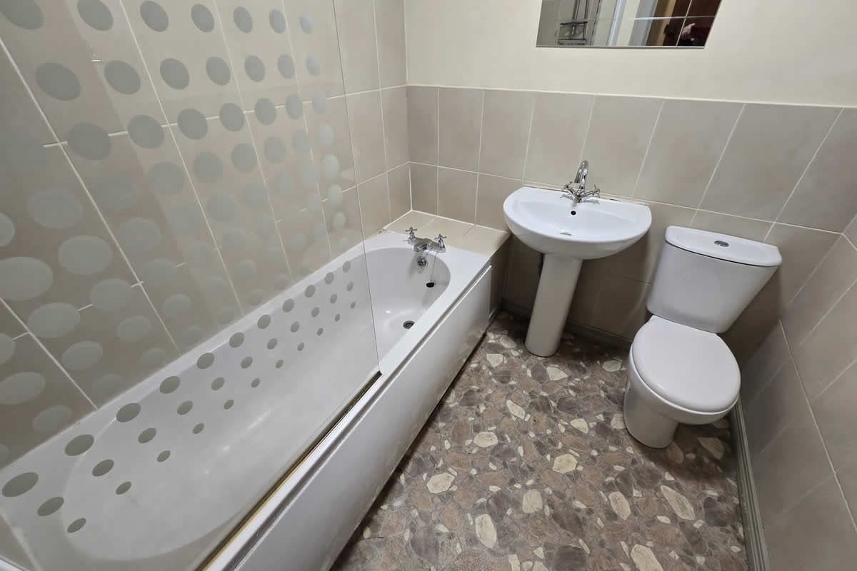 1 Bedroom   Flat