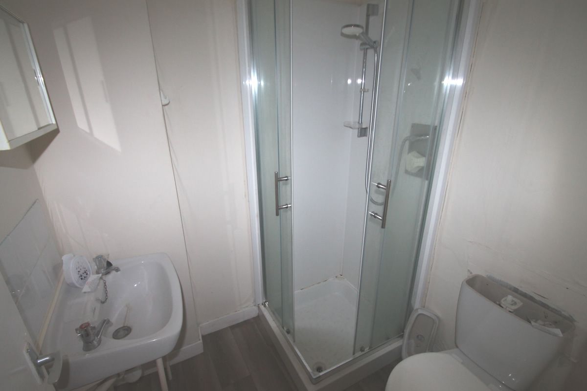 1 Bedroom   Flat