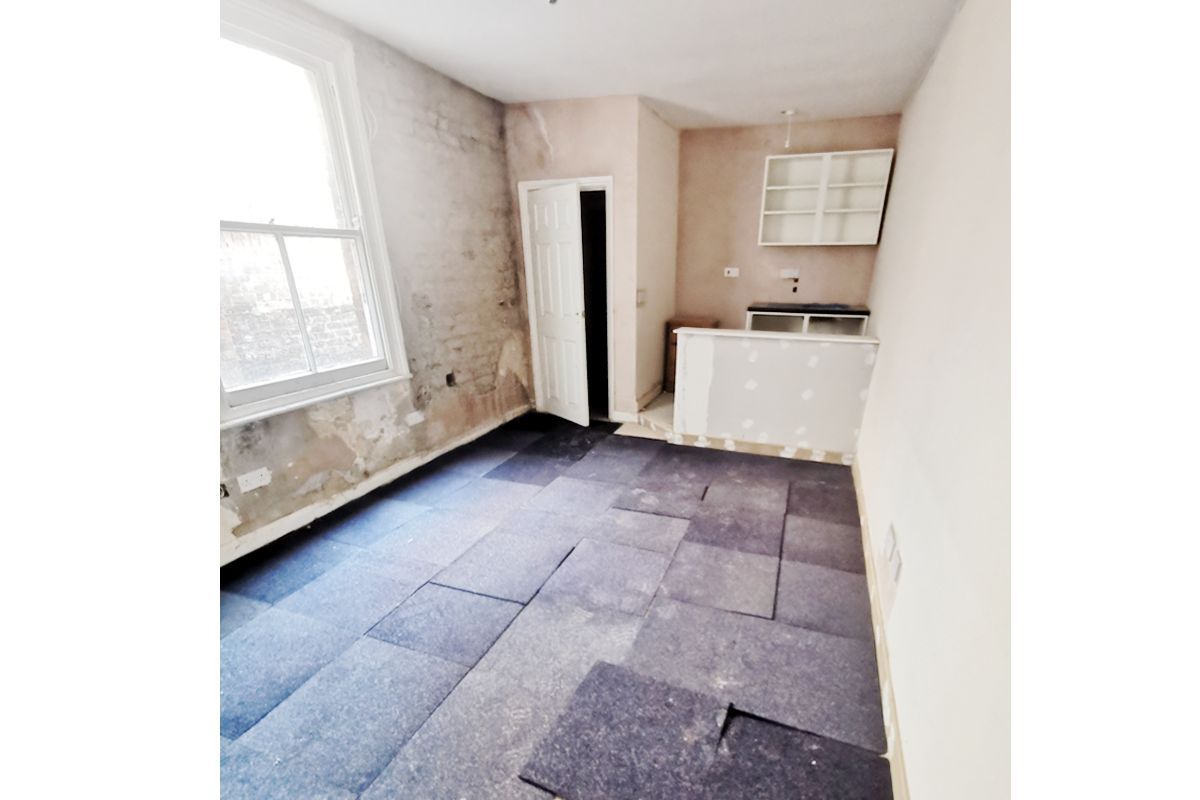 1 Bedroom   Flat