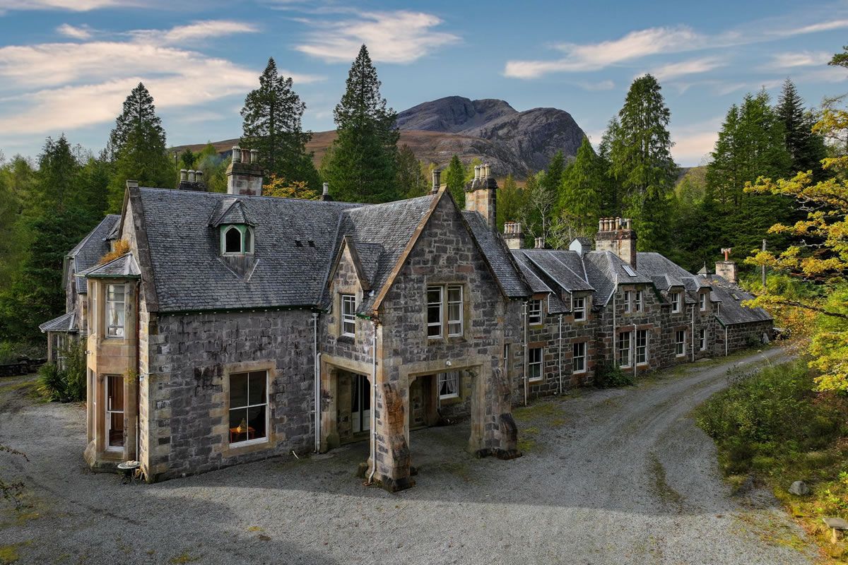 15 Bedroom   House