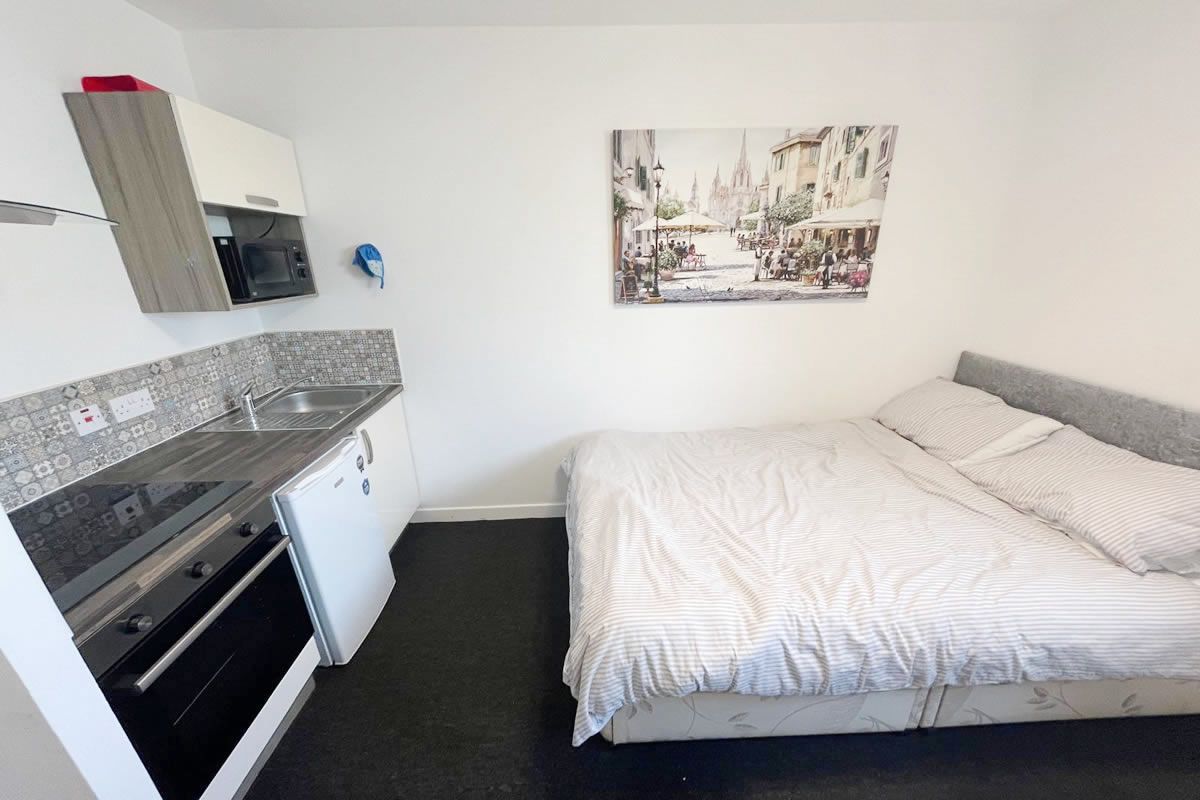 1 Bedroom   Flat