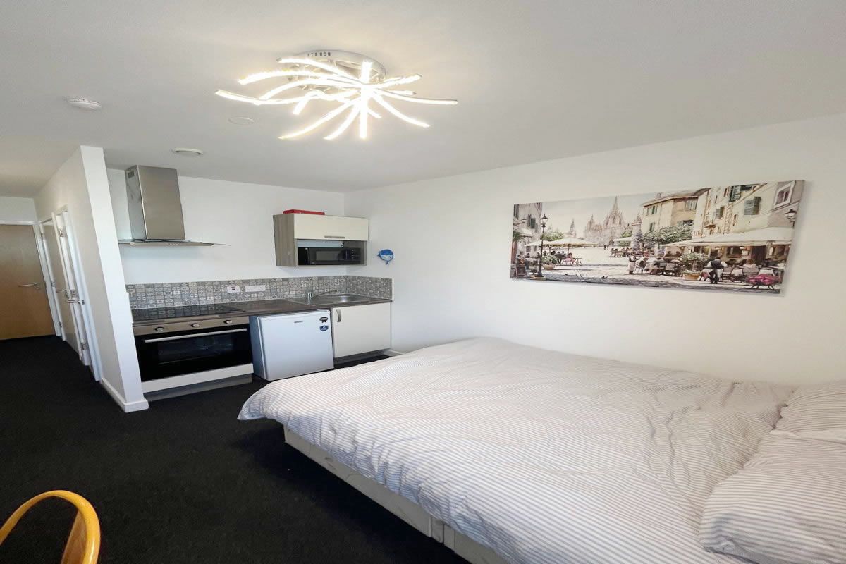 1 Bedroom   Flat