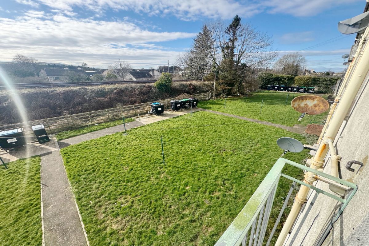 1 Bedroom   Flat