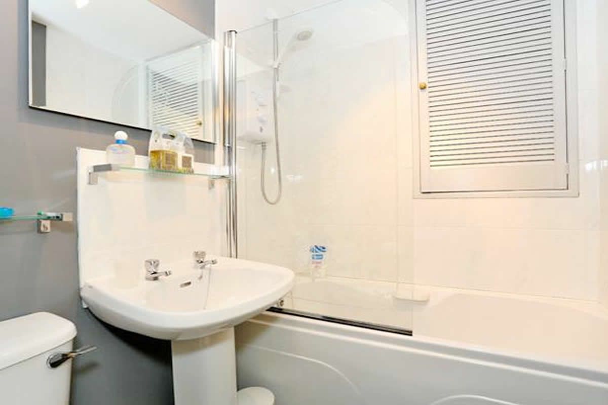 2 Bedroom   Flat