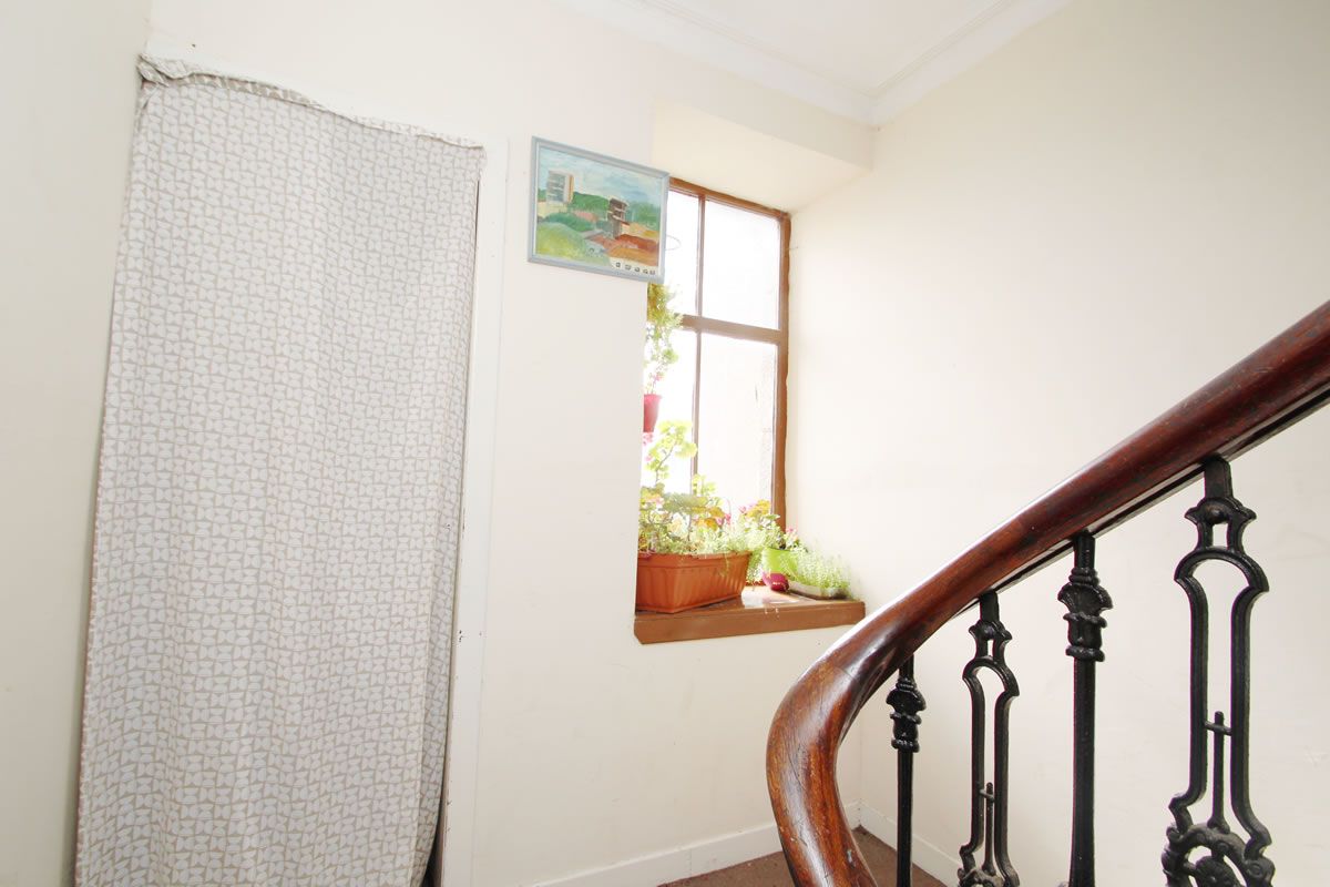 1 Bedroom   Flat