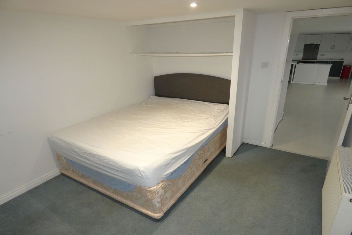 0 Bedroom   House