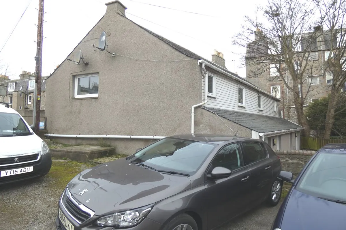 1 Bedroom   Flat