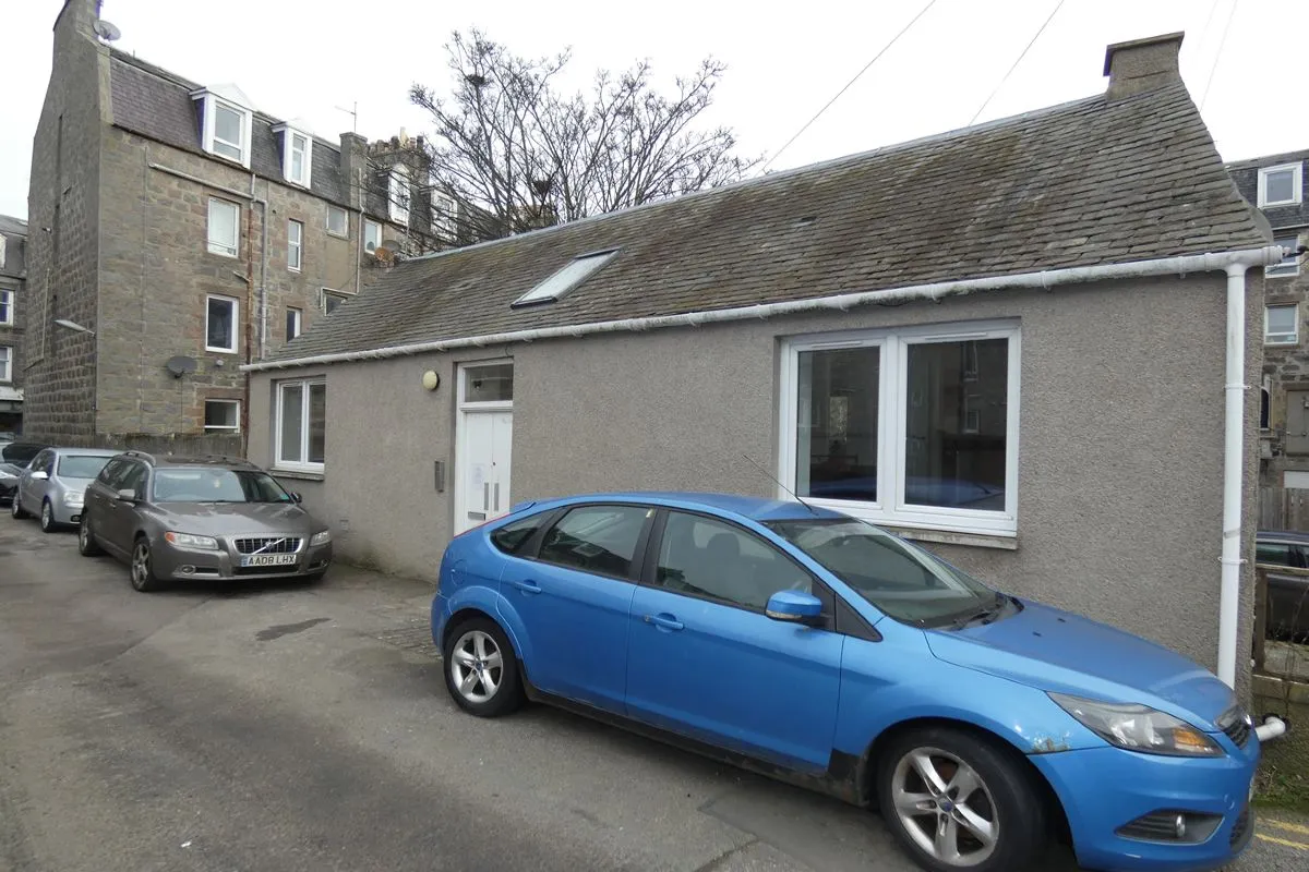1 Bedroom   Flat