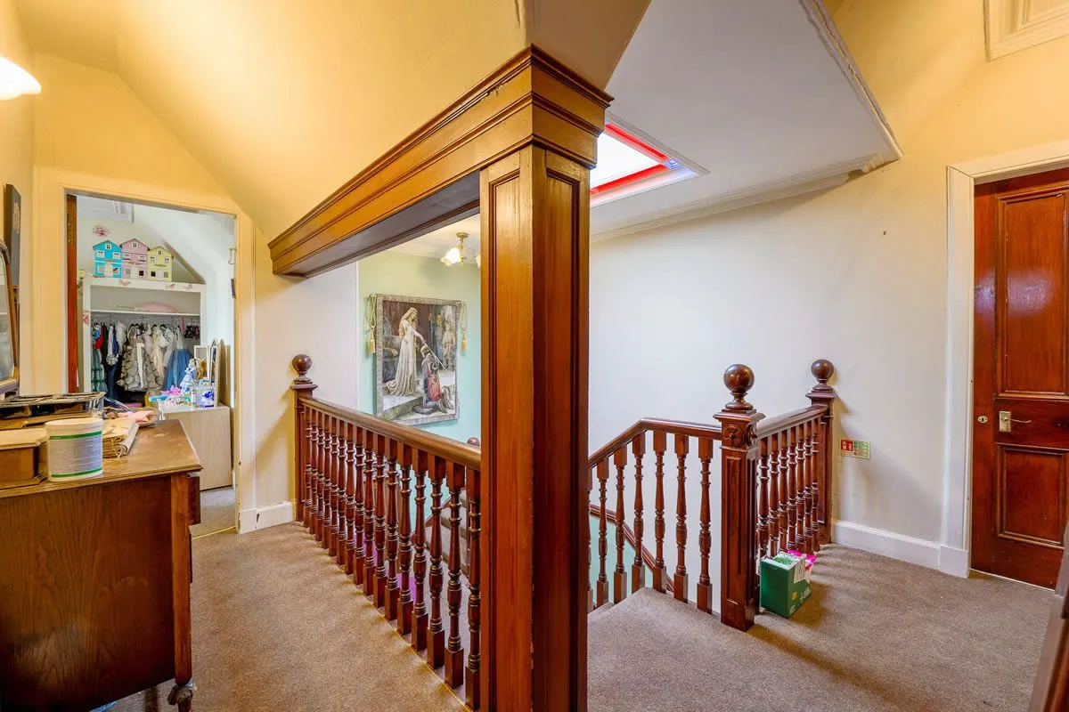 7 Bedroom   House