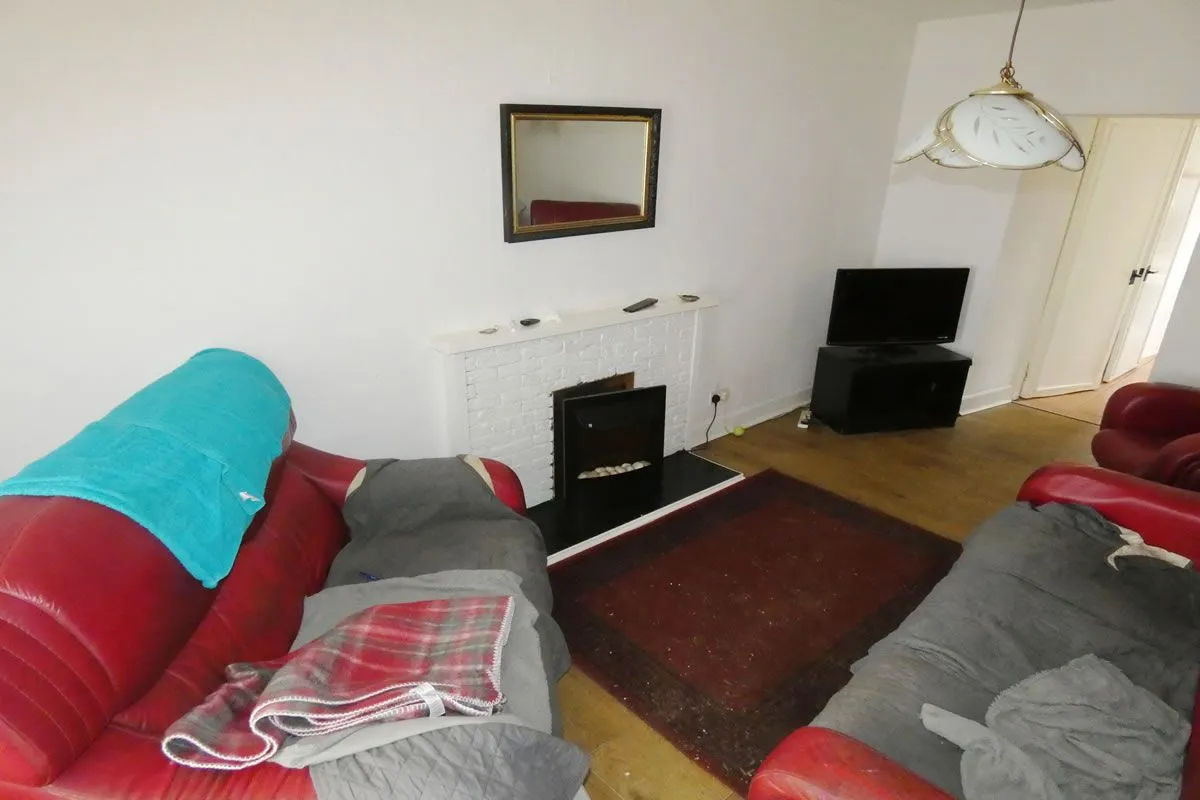 2 Bedroom   House