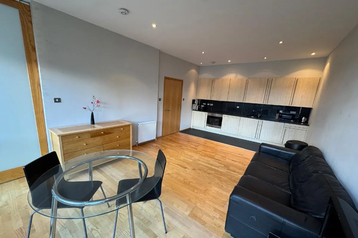 1 Bedroom   Flat