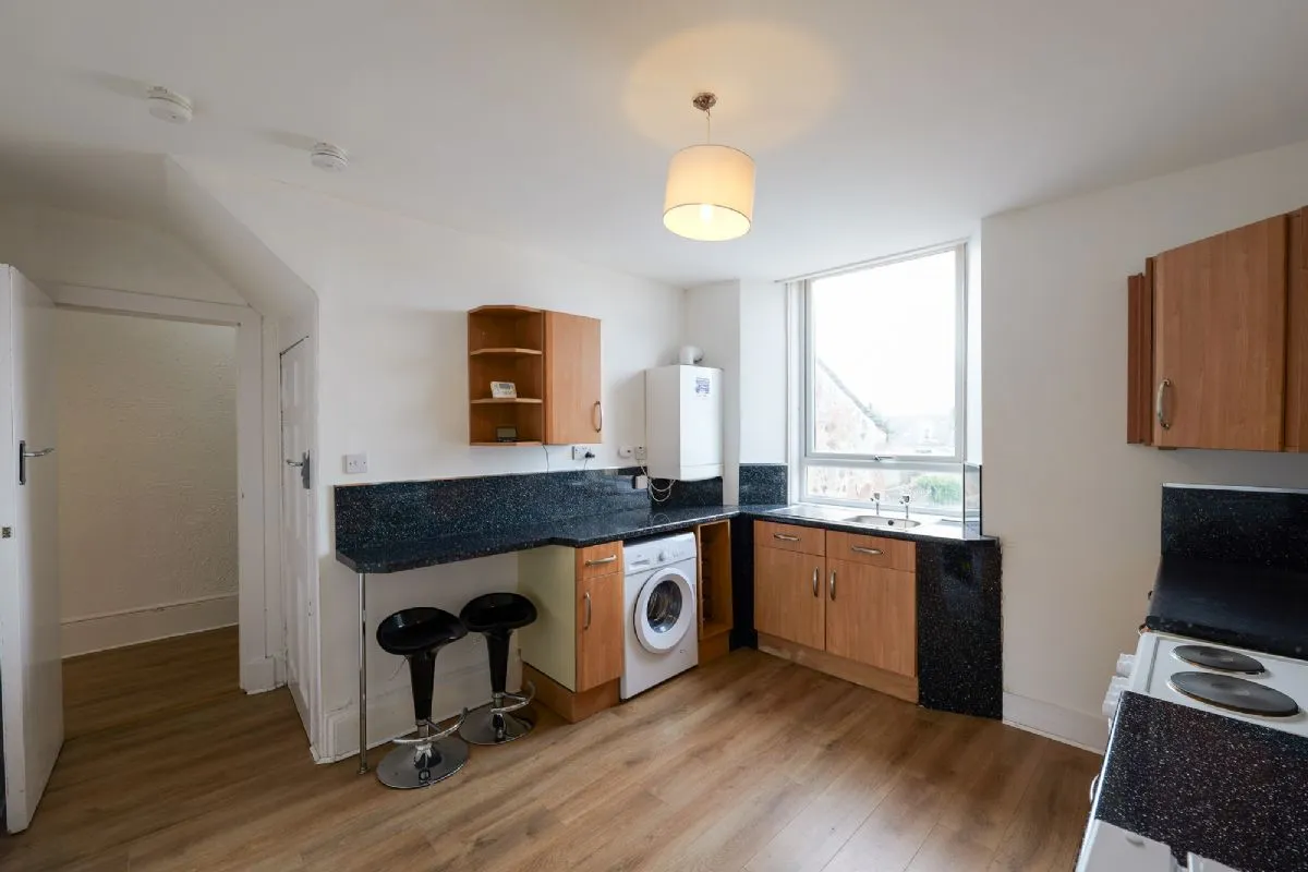 2 Bedroom   Flat