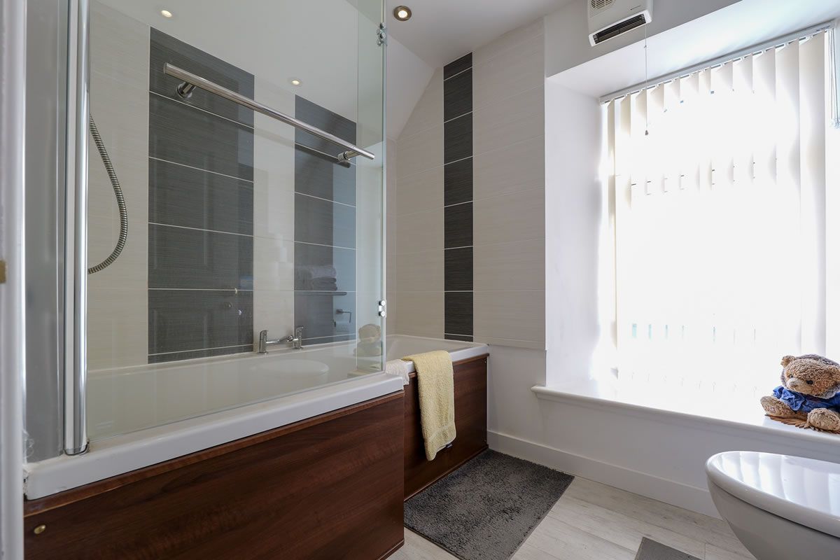 2 Bedroom   House