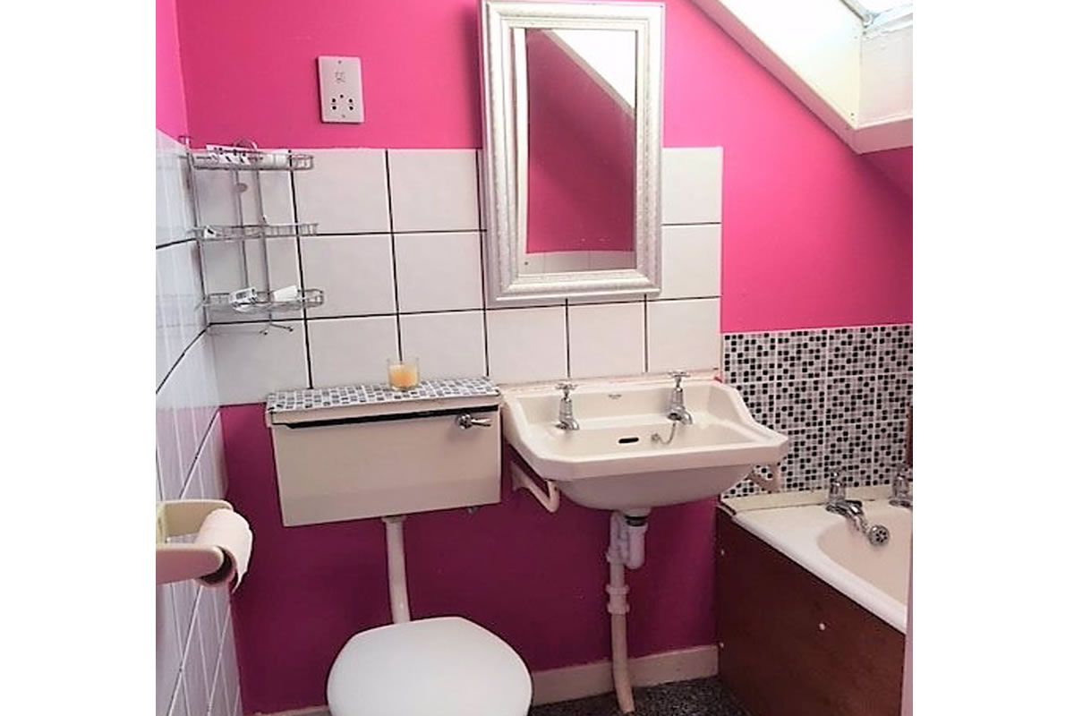2 Bedroom   House