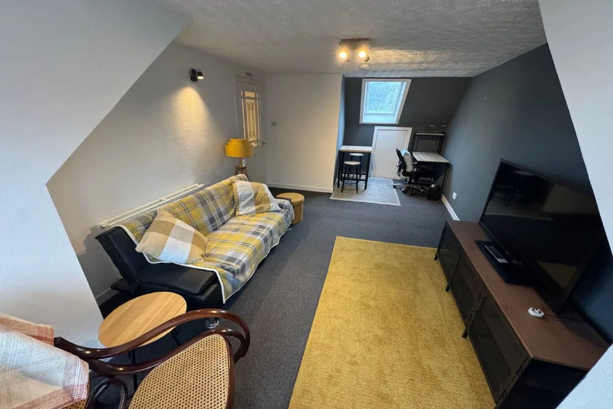 1 Bedroom   Flat