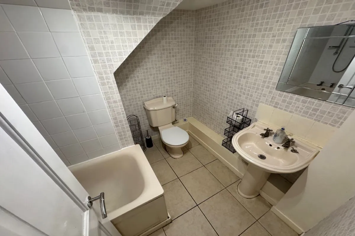 1 Bedroom   Flat