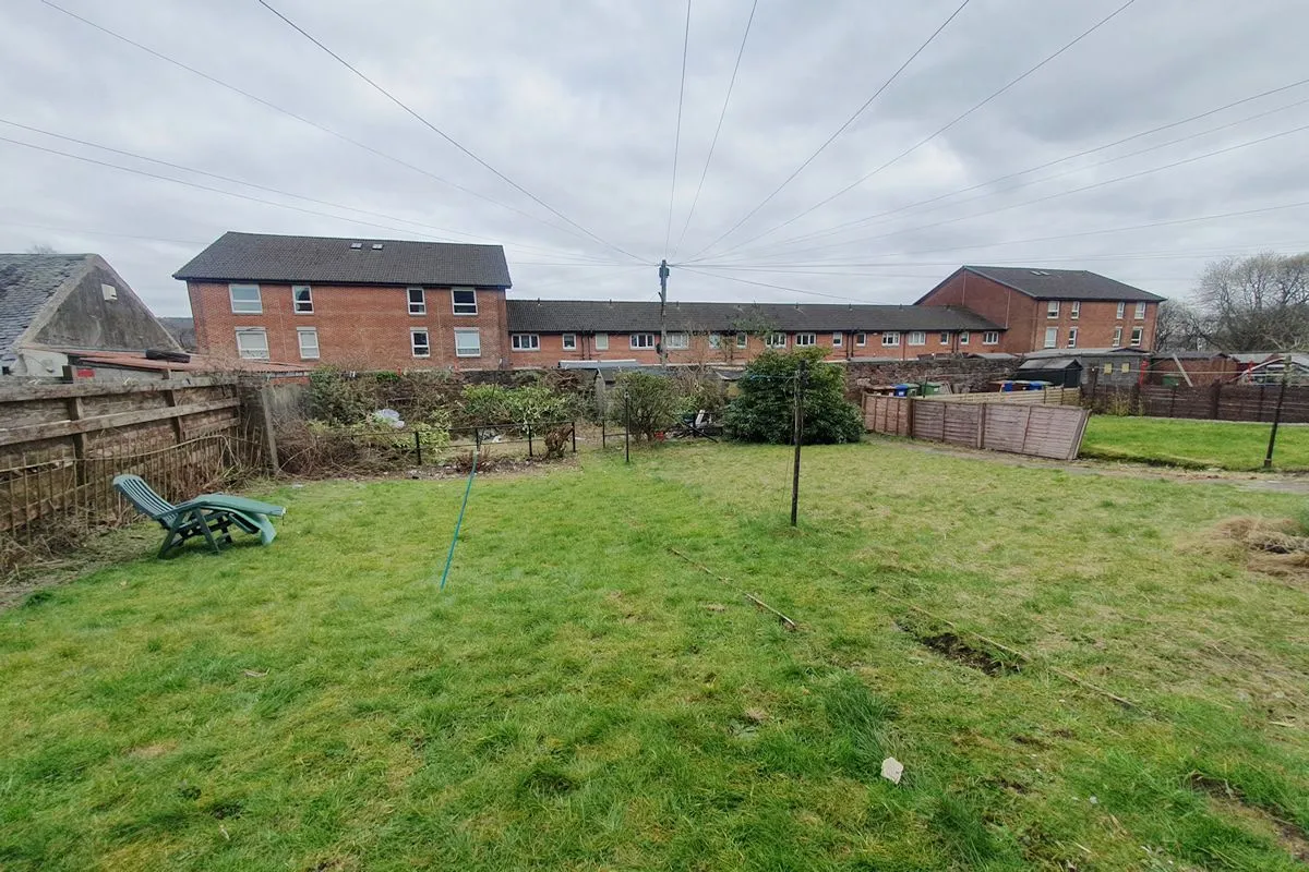 2 Bedroom   Flat