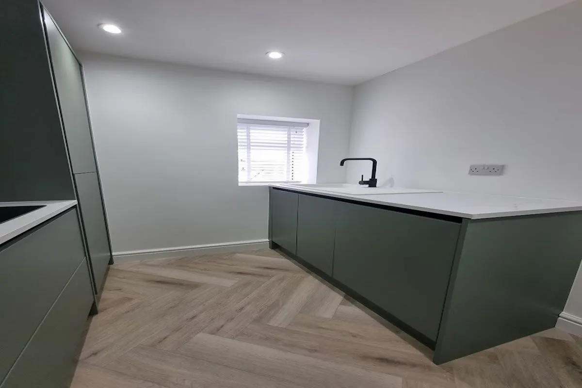 0 Bedroom   Flat