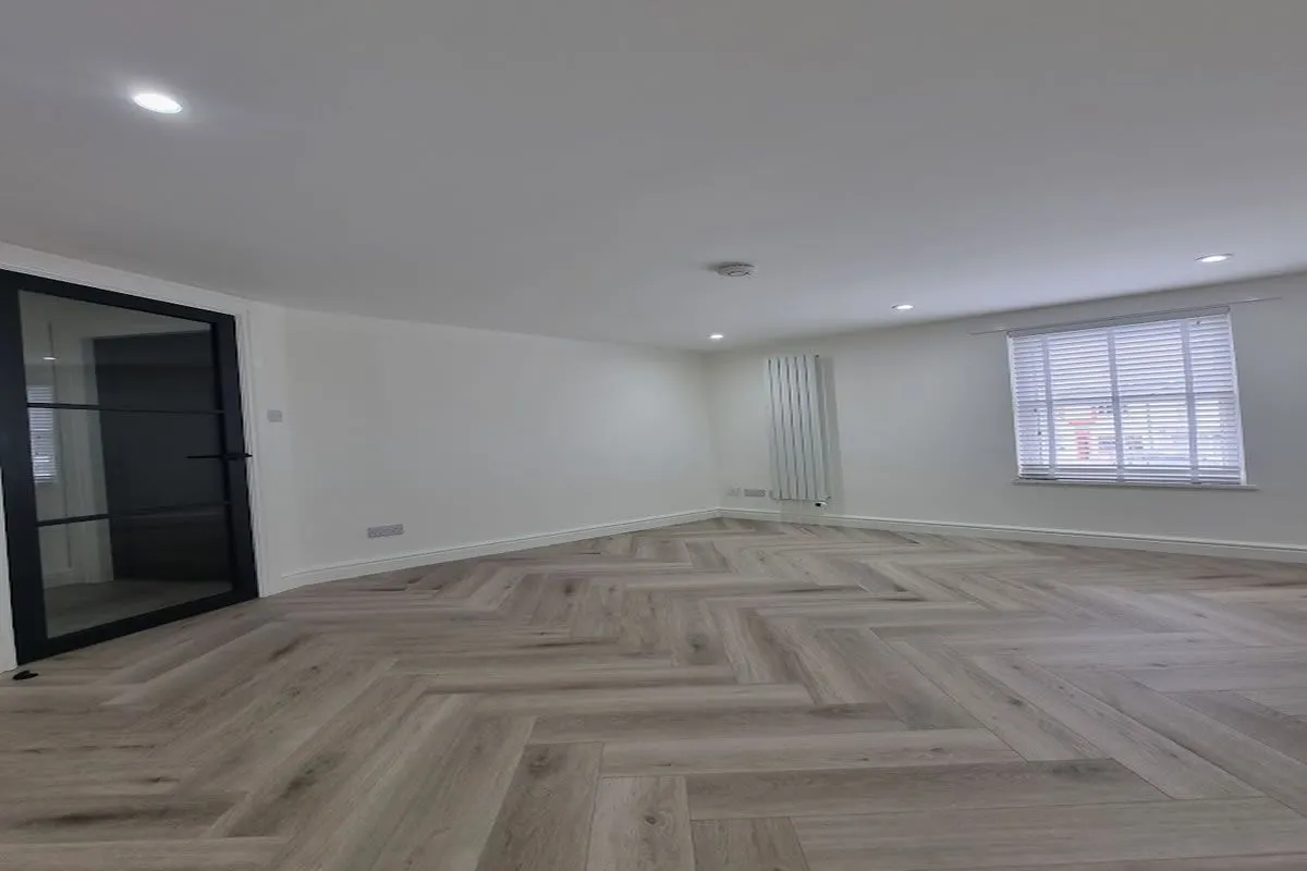 0 Bedroom   Flat