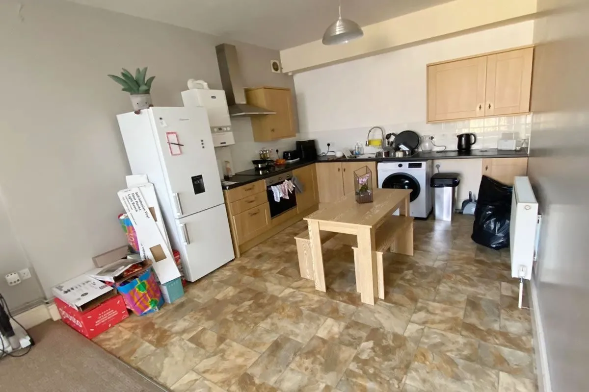2 Bedroom   Flat