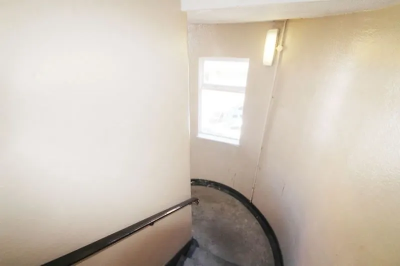 1 Bedroom   Flat