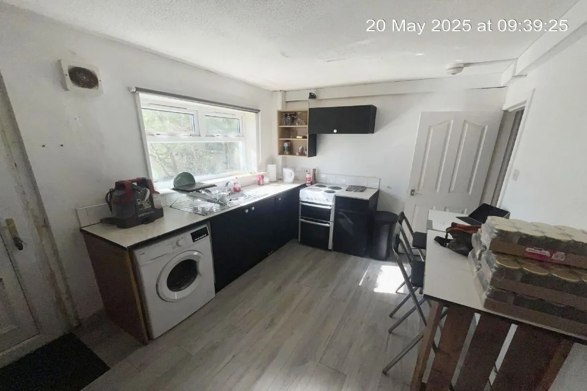 1 Bedroom   Flat