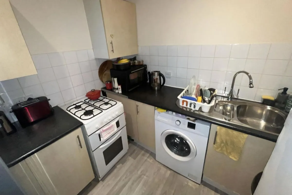 1 Bedroom   Flat
