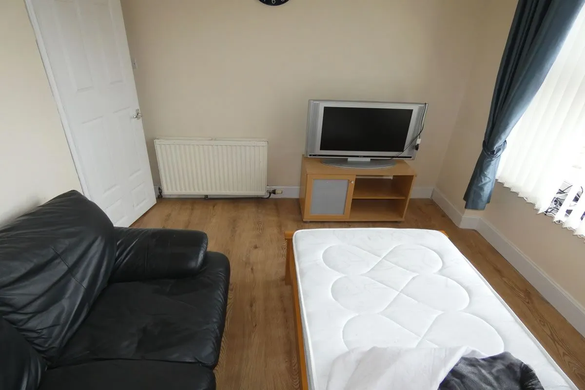 1 Bedroom   Flat