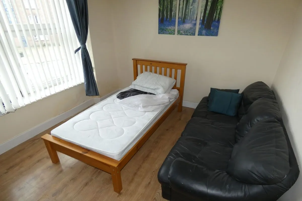 1 Bedroom   Flat