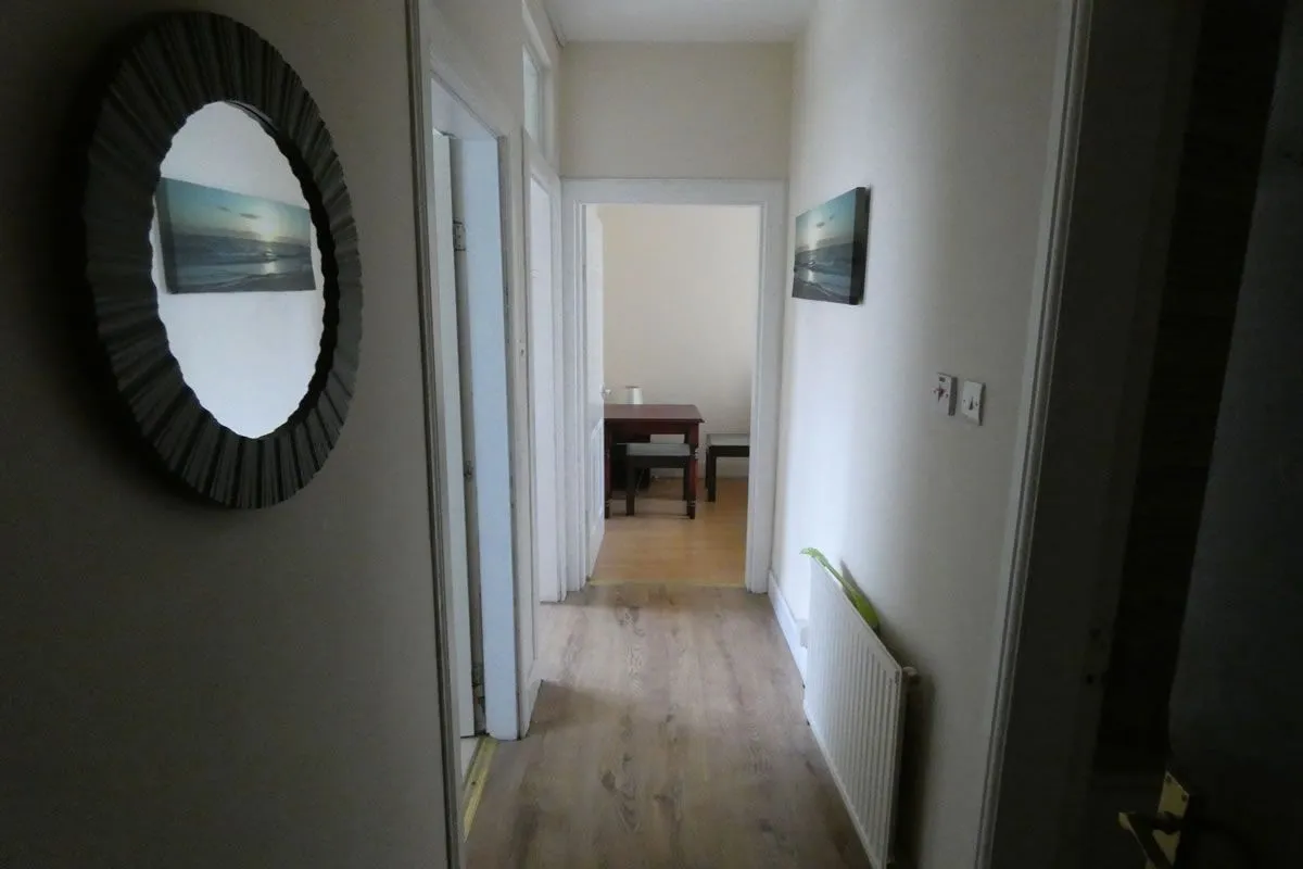 1 Bedroom   Flat