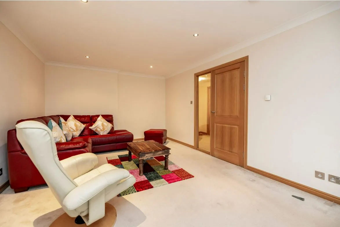 2 Bedroom   Flat
