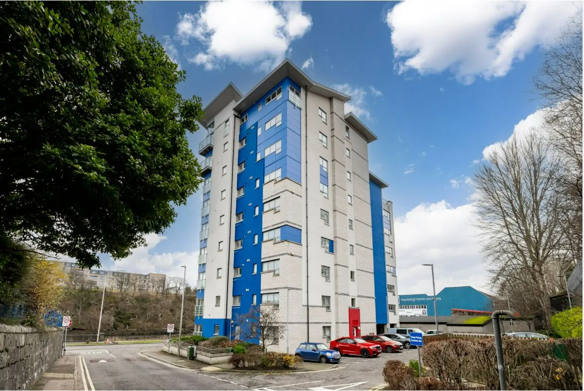 2 Bedroom   Flat