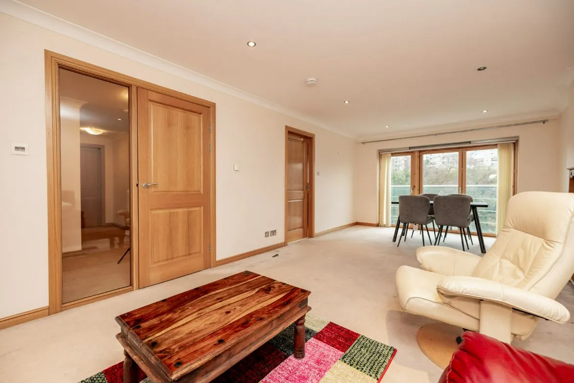 2 Bedroom   Flat