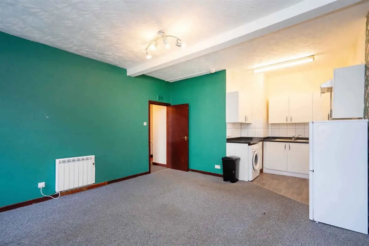 1 Bedroom   Flat
