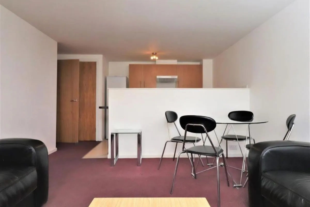 2 Bedroom   Flat