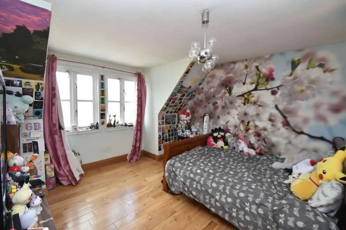 5 Bedroom   House